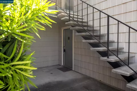 2890 Treat Blvd #7, Concord, CA 94518