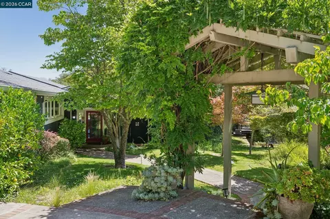 Exterior - 3620 Madrone Dr, Lafayette, CA 94549 photo 5 of 10