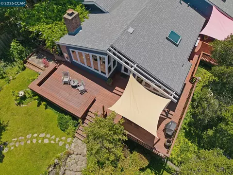 Exterior - 3620 Madrone Dr, Lafayette, CA 94549 photo 9 of 10