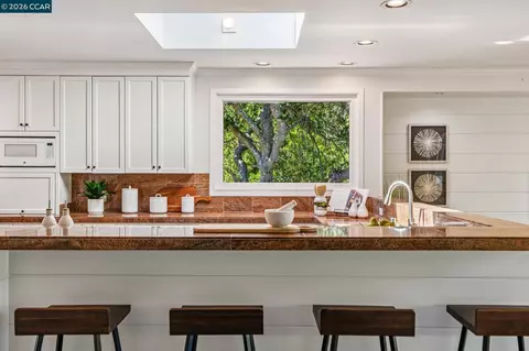 Kitchen - 3620 Madrone Dr, Lafayette, CA 94549 photo 7 of 10