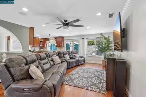 36874 Laurel St, Newark, CA 94560 photo 5