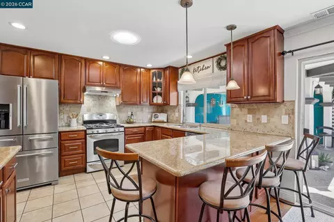 36874 Laurel St, Newark, CA 94560 photo 3