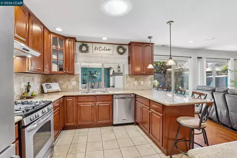 36874 Laurel St, Newark, CA 94560 photo 4
