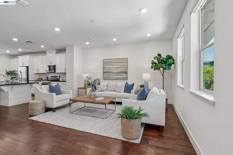 Living - 3992 Scottfield St, Dublin, CA 94568 photo 2 of 2