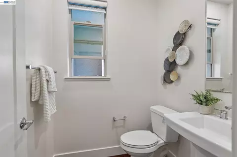 Bath - 3992 Scottfield St, Dublin, CA 94568 photo 4 of 4