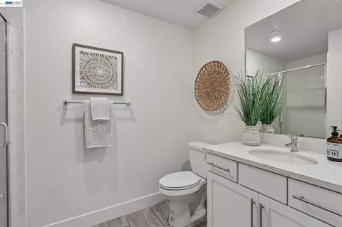 Bath - 3992 Scottfield St, Dublin, CA 94568 photo 1 of 4