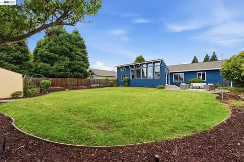 3445 Badding Rd, Castro Valley, CA 94546 photo 17