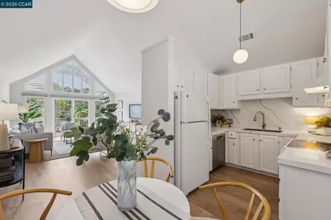 122 Ascot Ct #B, Moraga, CA 94556