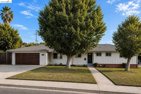 1002 Hillside Ter, Rio Vista, CA 94571