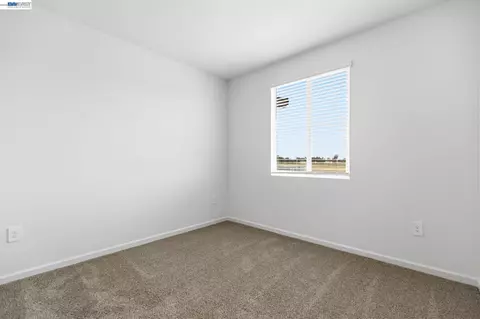 Bedroom - 2261 Hewins St, Manteca, CA 95337 photo 10 of 10