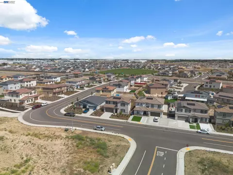 View/Area - 2261 Hewins St, Manteca, CA 95337 photo 2 of 12