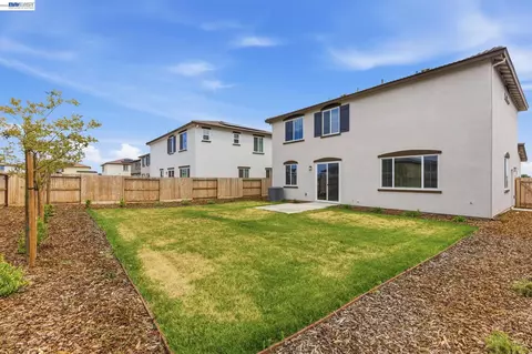 Exterior - 2261 Hewins St, Manteca, CA 95337 photo 6 of 8