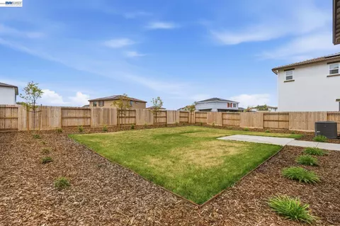 Exterior - 2261 Hewins St, Manteca, CA 95337 photo 8 of 8