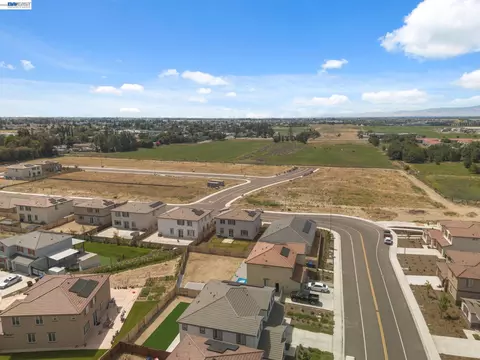View/Area - 2261 Hewins St, Manteca, CA 95337 photo 8 of 12