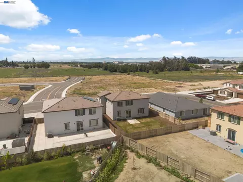 View/Area - 2261 Hewins St, Manteca, CA 95337 photo 11 of 12