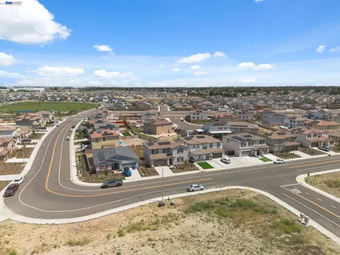 View/Area - 2261 Hewins St, Manteca, CA 95337 photo 3 of 12