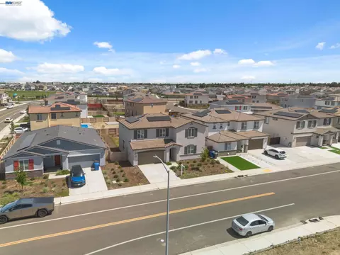 View/Area - 2261 Hewins St, Manteca, CA 95337 photo 5 of 12