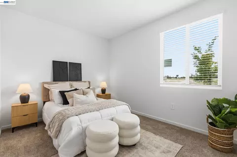 Bedroom - 2261 Hewins St, Manteca, CA 95337 photo 1 of 10