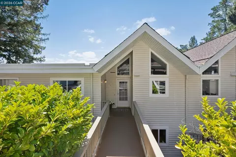 124 Ascot Ct #B, Moraga, CA 94556