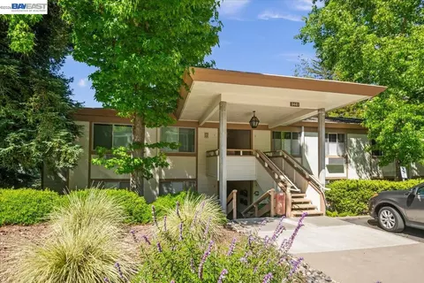 3441 Tice Creek Dr #4, Walnut Creek, CA 94595