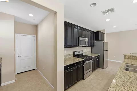 Entry Way - 705 Pardee Ct, Discovery Bay, CA 94505 photo 1 of 3