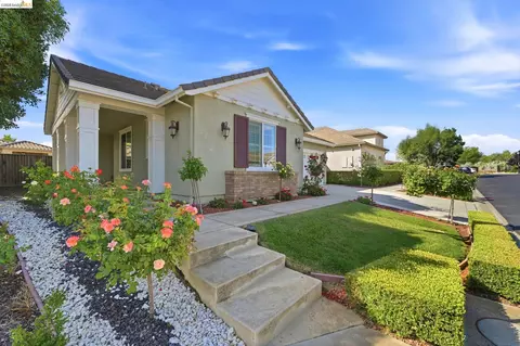 Exterior - 705 Pardee Ct, Discovery Bay, CA 94505 photo 3 of 9