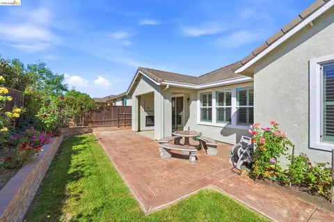 Exterior - 705 Pardee Ct, Discovery Bay, CA 94505 photo 5 of 9