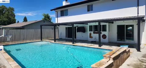470 Edwards St, Winters, CA 95694