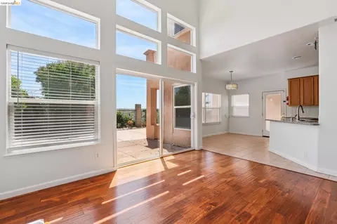 Living - 154 Camino Del Sol, Vallejo, CA 94591 photo 16 of 17
