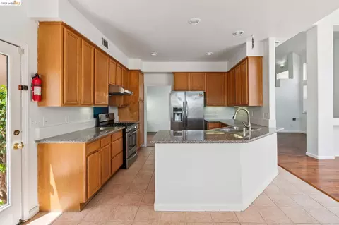 Kitchen - 154 Camino Del Sol, Vallejo, CA 94591 photo 1 of 4