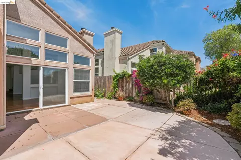 Exterior - 154 Camino Del Sol, Vallejo, CA 94591 photo 2 of 8