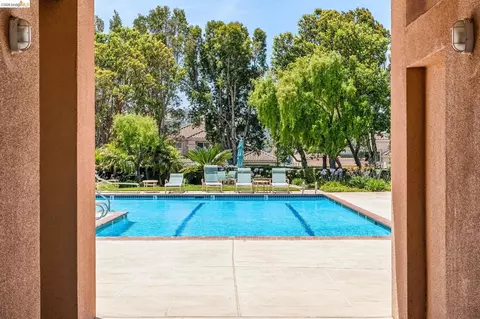 Exterior - 154 Camino Del Sol, Vallejo, CA 94591 photo 7 of 8