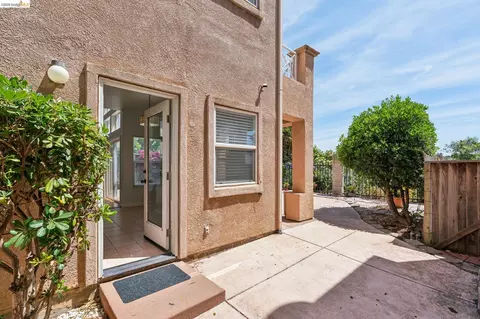 Exterior - 154 Camino Del Sol, Vallejo, CA 94591 photo 5 of 8