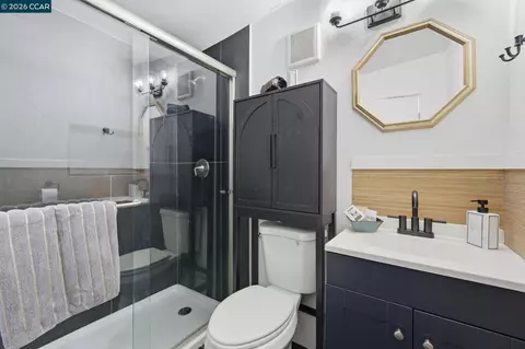Bath - 2082 Overhill Rd, Concord, CA 94520 photo 2 of 2