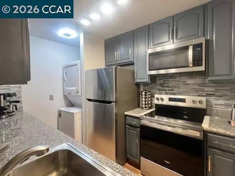 1410 Bel Air Dr #203, Concord, CA 94521