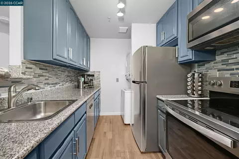1410 Bel Air Dr #203, Concord, CA 94521
