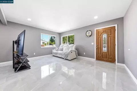 Living - 3021 Georgia St, Vallejo, CA 94591 photo 1 of 3