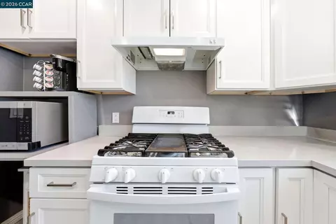 Kitchen - 3021 Georgia St, Vallejo, CA 94591 photo 5 of 5