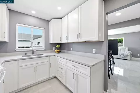 Kitchen - 3021 Georgia St, Vallejo, CA 94591 photo 2 of 5