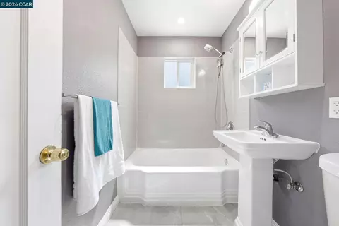 Bath - 3021 Georgia St, Vallejo, CA 94591 photo 1 of 4