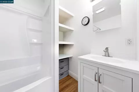 Bath - 3021 Georgia St, Vallejo, CA 94591 photo 3 of 4