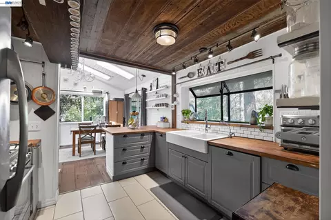 Kitchen - 2989 Singalong Way, Sunol, CA 94586 photo 5 of 6
