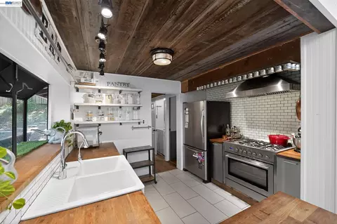 Kitchen - 2989 Singalong Way, Sunol, CA 94586 photo 3 of 6
