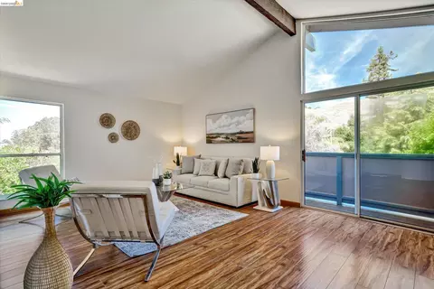Living - 2826 Wright Ave, Pinole, CA 94564 photo 6 of 9