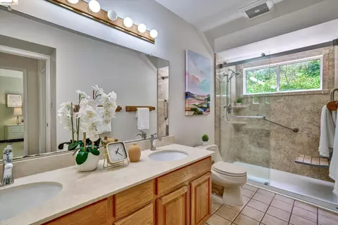 Bath - 2826 Wright Ave, Pinole, CA 94564 photo 1 of 4