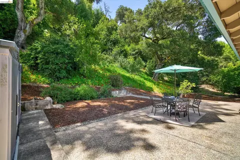 Exterior - 2826 Wright Ave, Pinole, CA 94564 photo 9 of 14