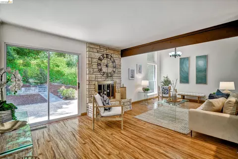 Living - 2826 Wright Ave, Pinole, CA 94564 photo 2 of 9