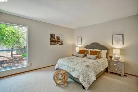Bedroom - 2826 Wright Ave, Pinole, CA 94564 photo 1 of 9