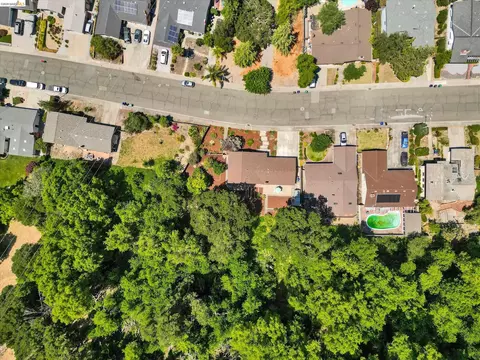 View/Area - 2826 Wright Ave, Pinole, CA 94564 photo 8 of 11