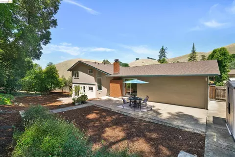 Exterior - 2826 Wright Ave, Pinole, CA 94564 photo 10 of 14